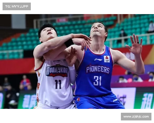 张庆鹏与大卫·詹姆斯跨界合作探索篮球与足球融合的创新之路